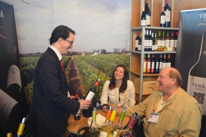 Pedro Miguel Capucho, Terras de Alter and Marketing Manager, pouring his sulfite-free Trincadeira at SISAB 2015 in Lisbon, Portugal